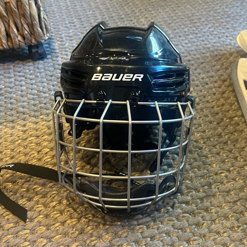 Bauer ice hockey helmet almost new
